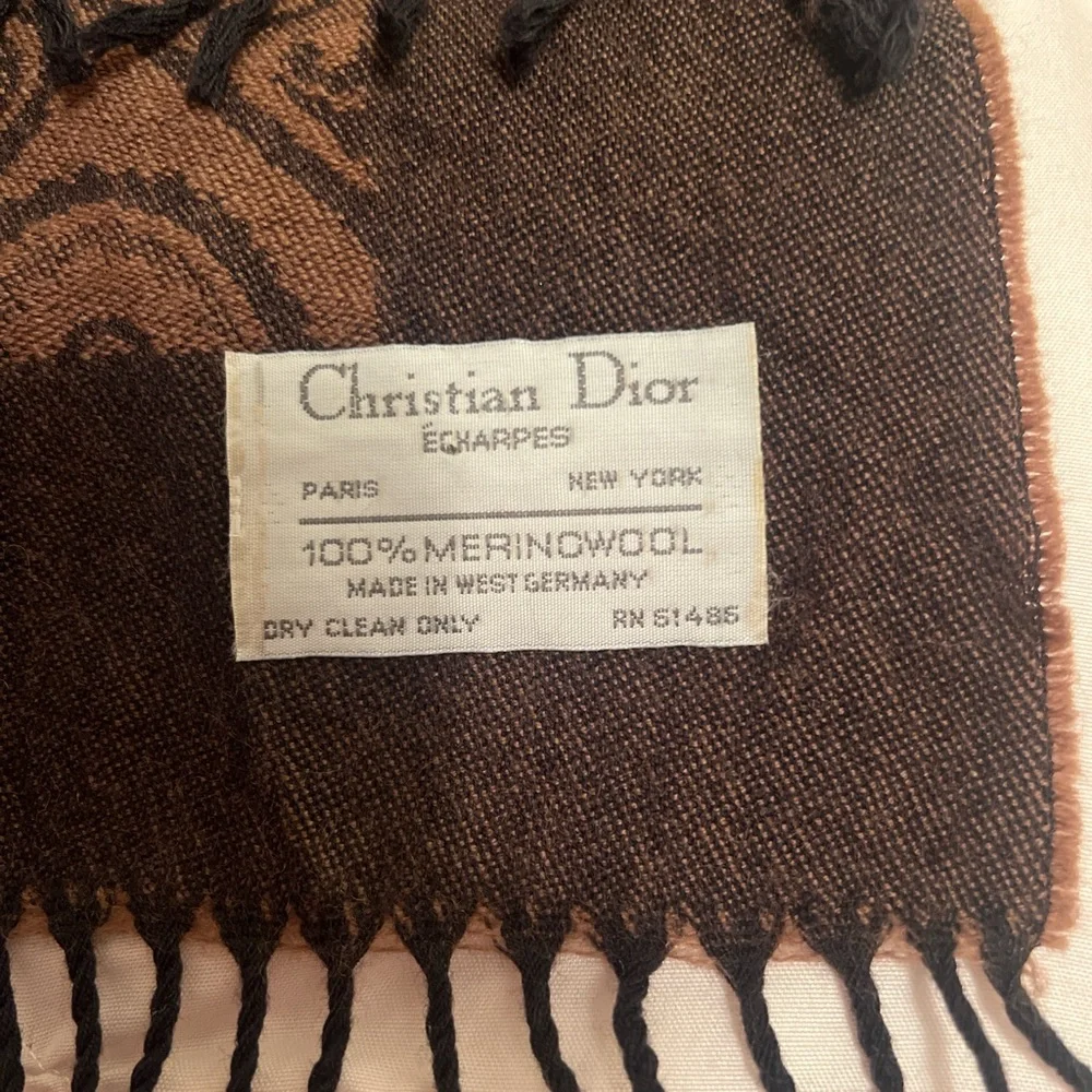 Christian Dior 100% Marinowool scarf Brown with paisley design